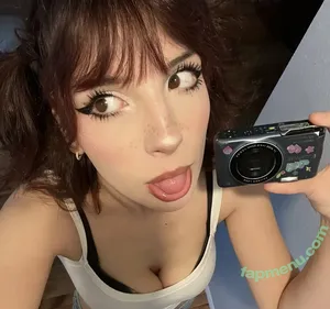 bunnilexi / bunni.emmie / bunni.lexiii / bunni_lexi / theofficialbugz nude photo #0015