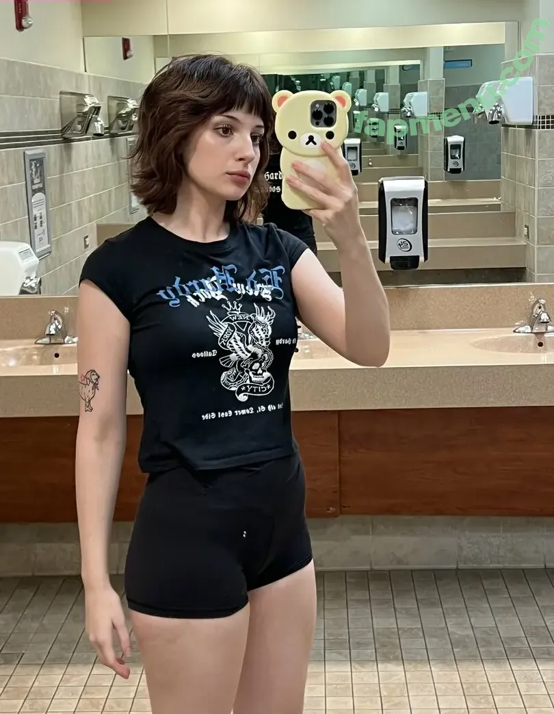 bunnilexi nude photo #0026 (bunni.emmie / bunni.lexiii / bunni_lexi / theofficialbugz)