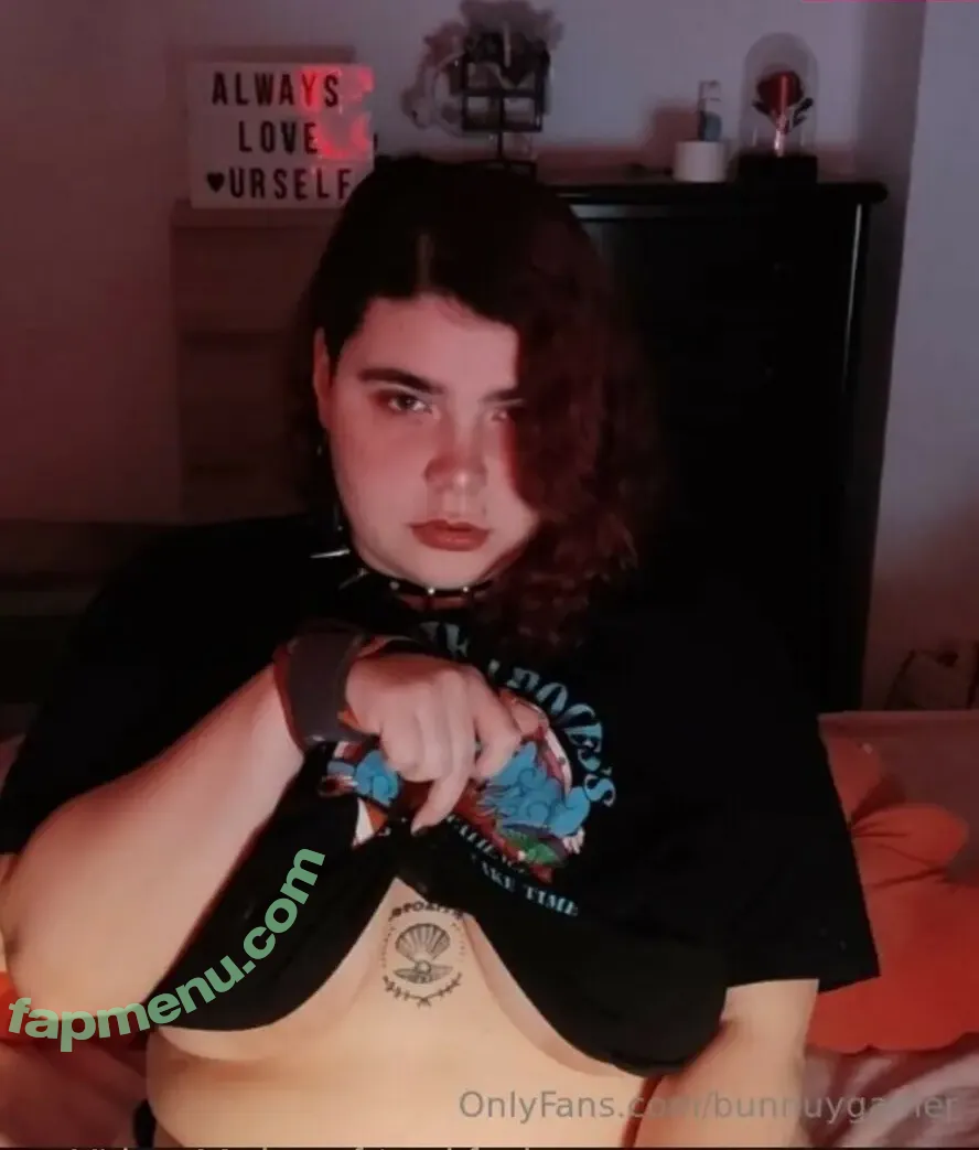 bunnuygamer nude photo #0112 (BreakerGender / b_u_n_n_y__0_2_15)