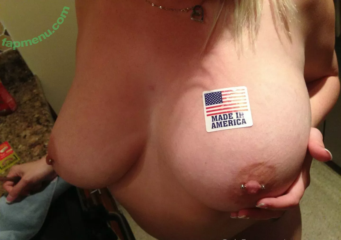 Bunny Brooks nude photo #0003 (bunnybrooksx / sexxy_bunny)