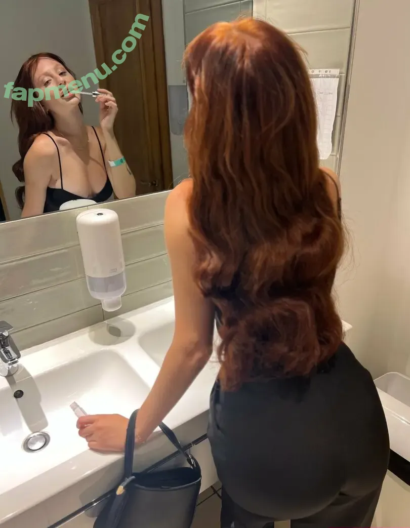 bunny_emilia nude photo #0082 (emiliaofficial_)