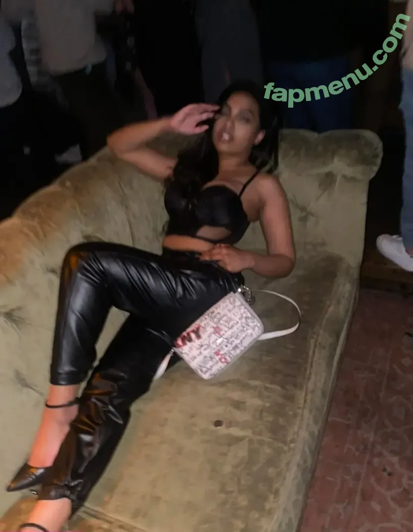 bunnybeauxo nude photo #0015 (stasiasnakes / xomgitsbunnie)