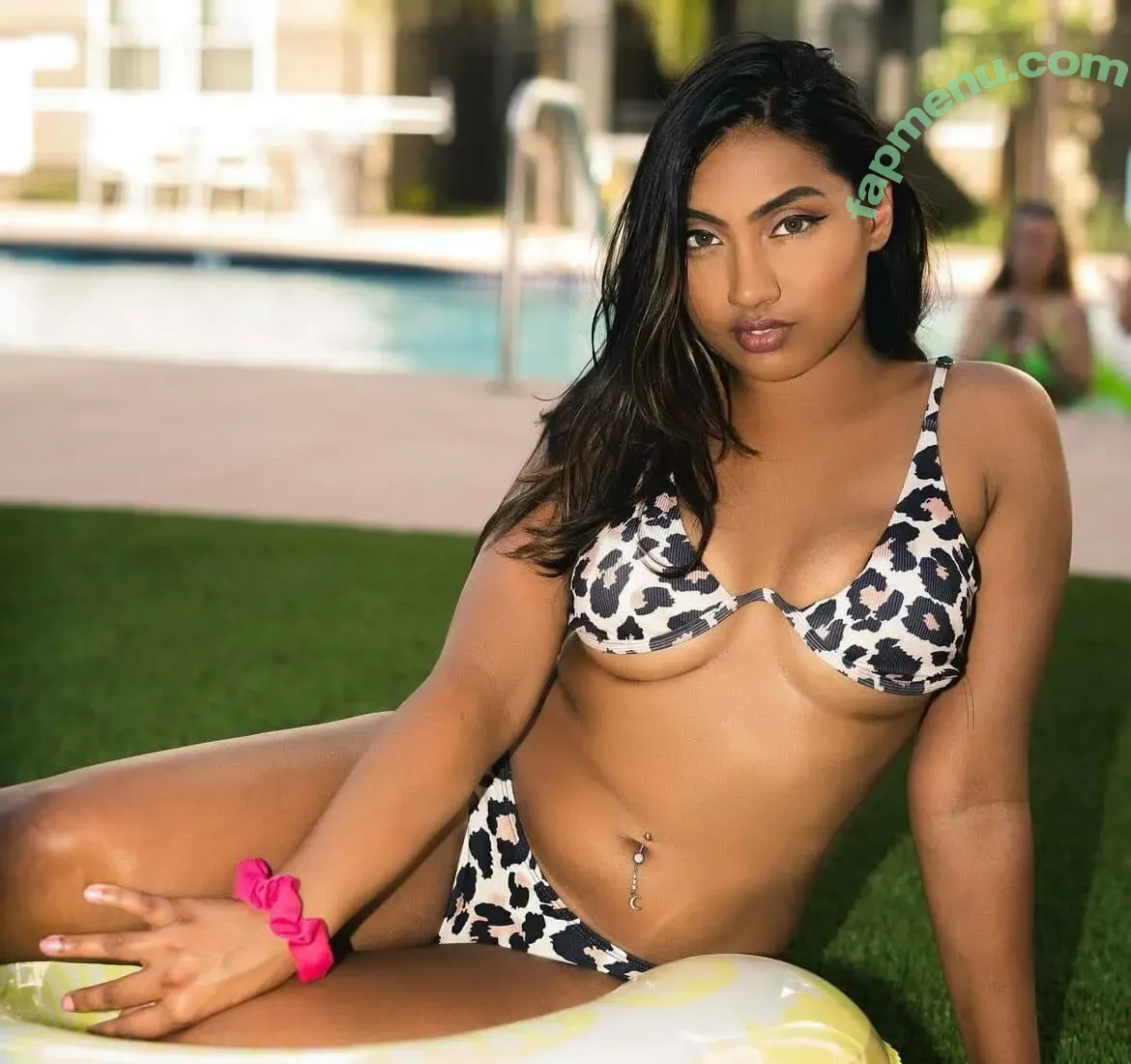 bunnybeauxo nude photo #0020 (stasiasnakes / xomgitsbunnie)