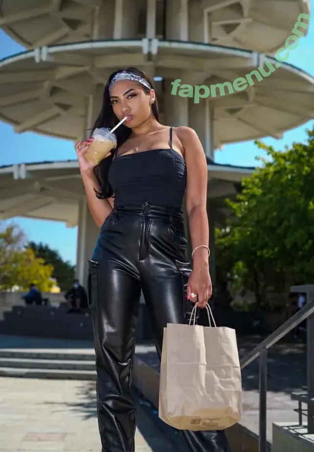 bunnybeauxo nude photo #0041 (stasiasnakes / xomgitsbunnie)