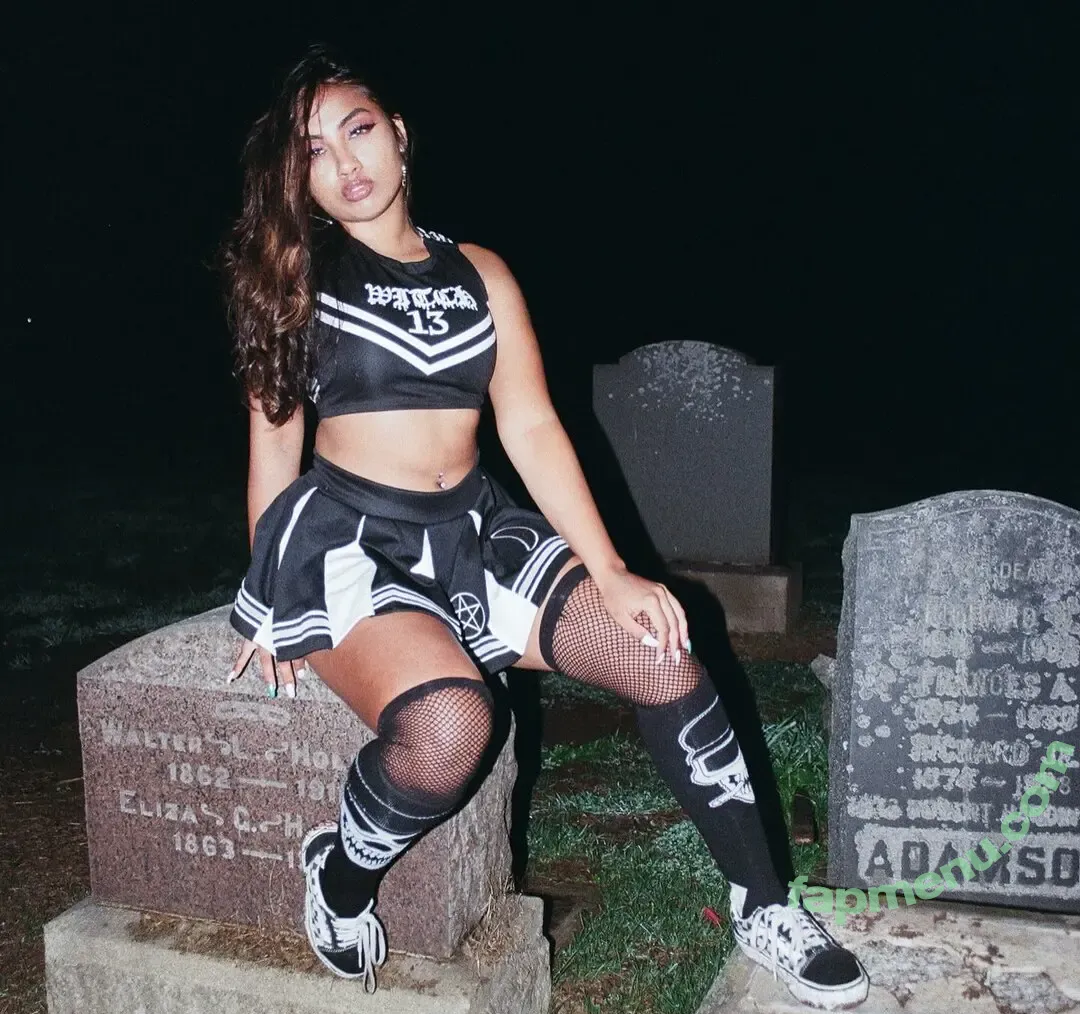 bunnybeauxo nude photo #0062 (stasiasnakes / xomgitsbunnie)