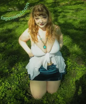 BunnyBiddies / MadsReynolds / breezybee nude photo #0053