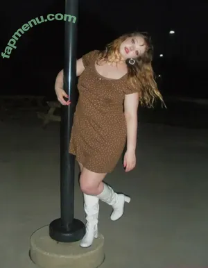 BunnyBiddies / MadsReynolds / breezybee nude photo #0056