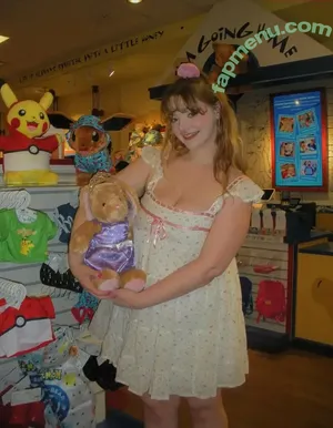 BunnyBiddies / MadsReynolds / breezybee nude photo #0071