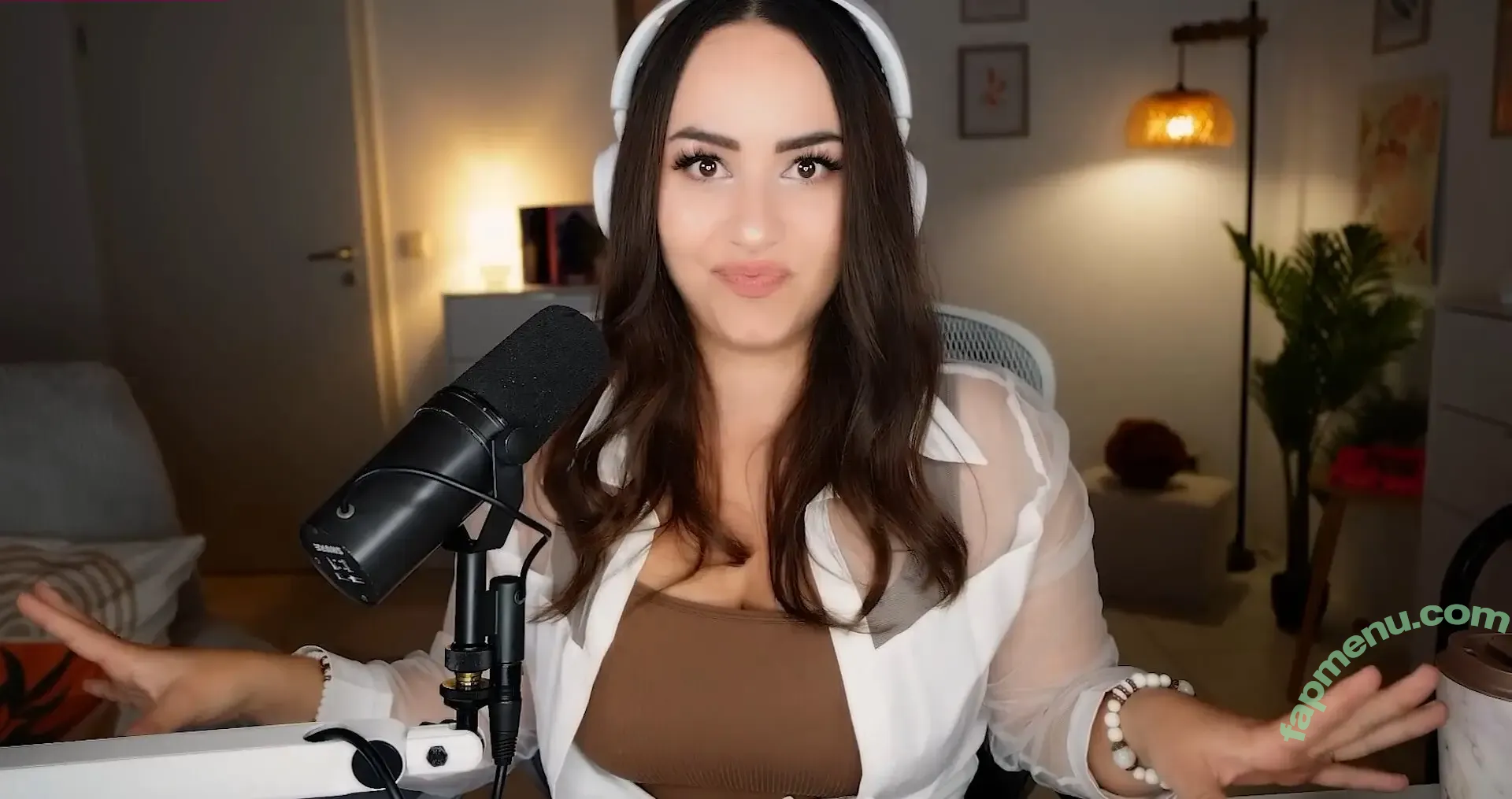 Bunnygirl nude photo #0249 (babybunnygirl1 / bunnymon.tv)