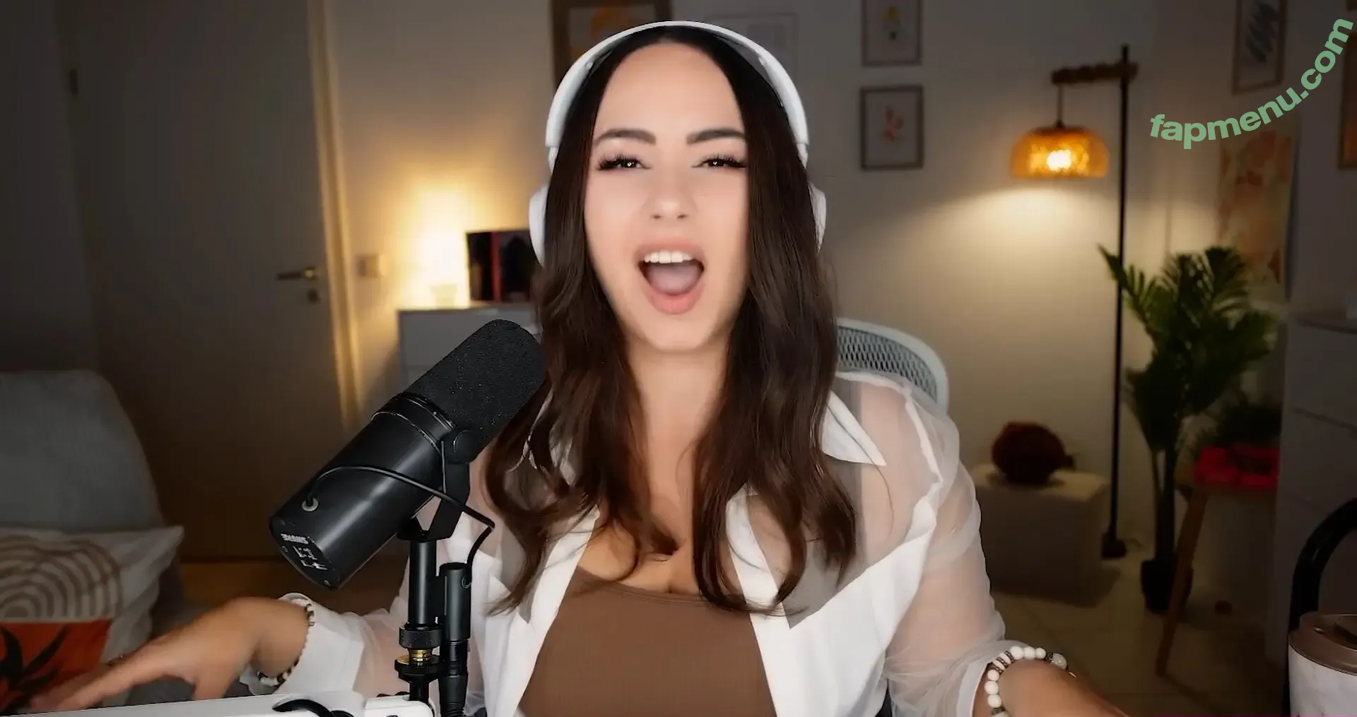 Bunnygirl nude photo #0250 (babybunnygirl1 / bunnymon.tv)