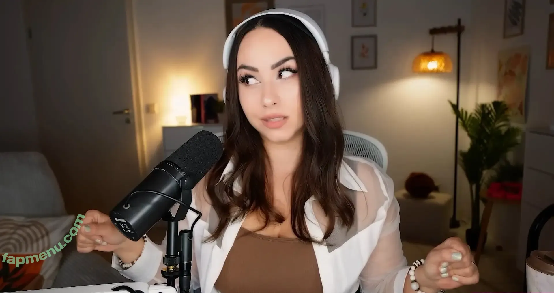 Bunnygirl nude photo #0251 (babybunnygirl1 / bunnymon.tv)