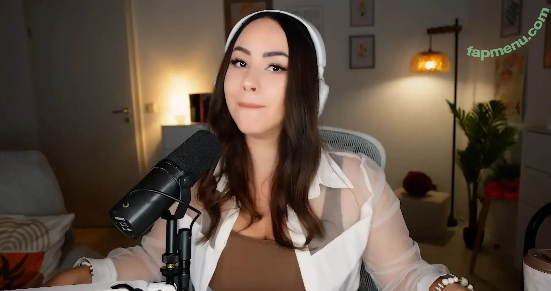 Bunnygirl nude photo #0260 (babybunnygirl1 / bunnymon.tv)