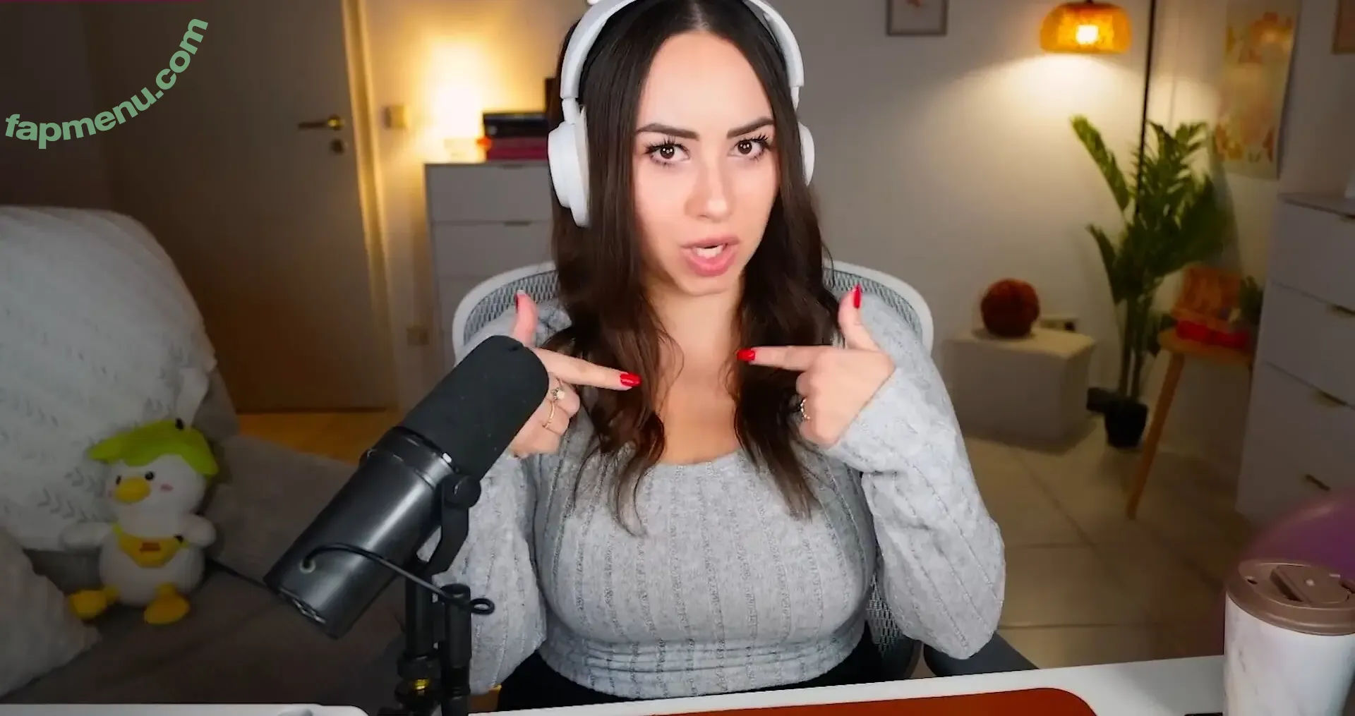 Bunnygirl nude photo #0310 (babybunnygirl1 / bunnymon.tv)