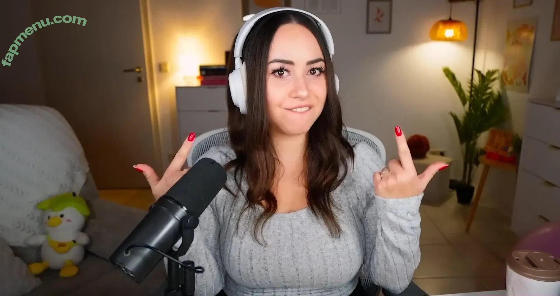 Bunnygirl nude photo #0312 (babybunnygirl1 / bunnymon.tv)