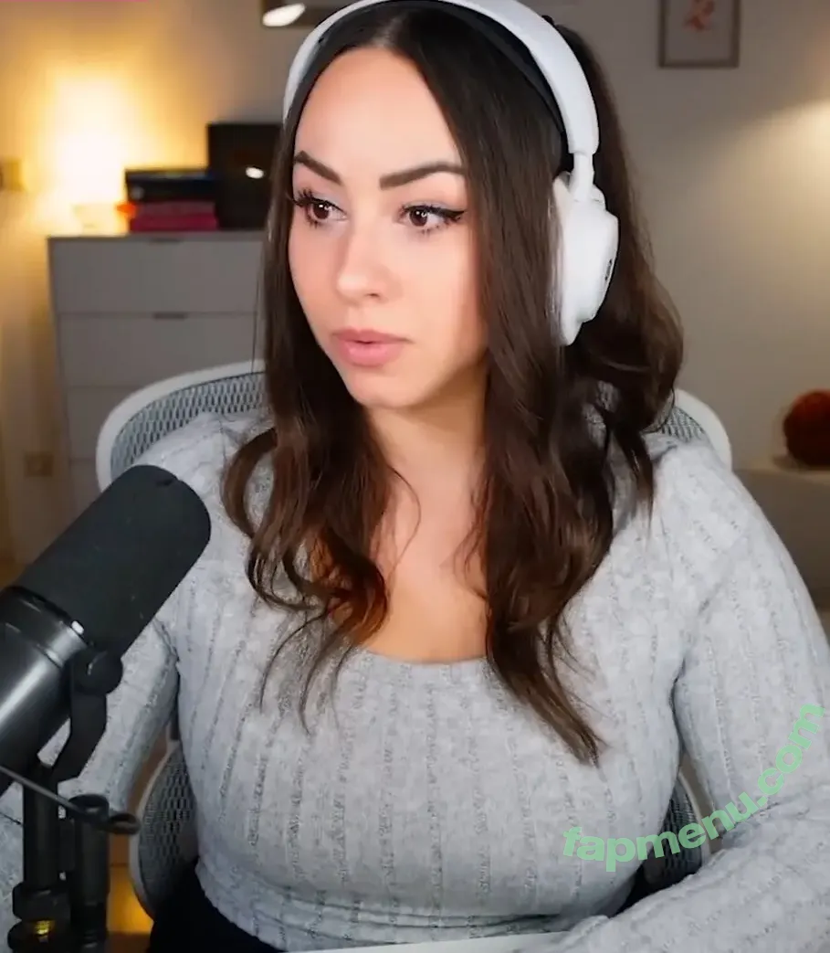 Bunnygirl nude photo #0320 (babybunnygirl1 / bunnymon.tv)