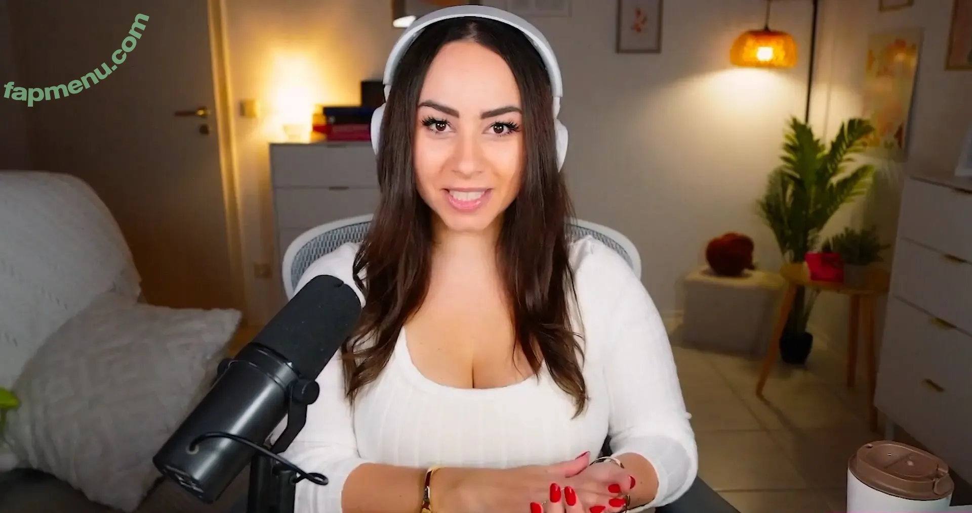 Bunnygirl nude photo #0329 (babybunnygirl1 / bunnymon.tv)