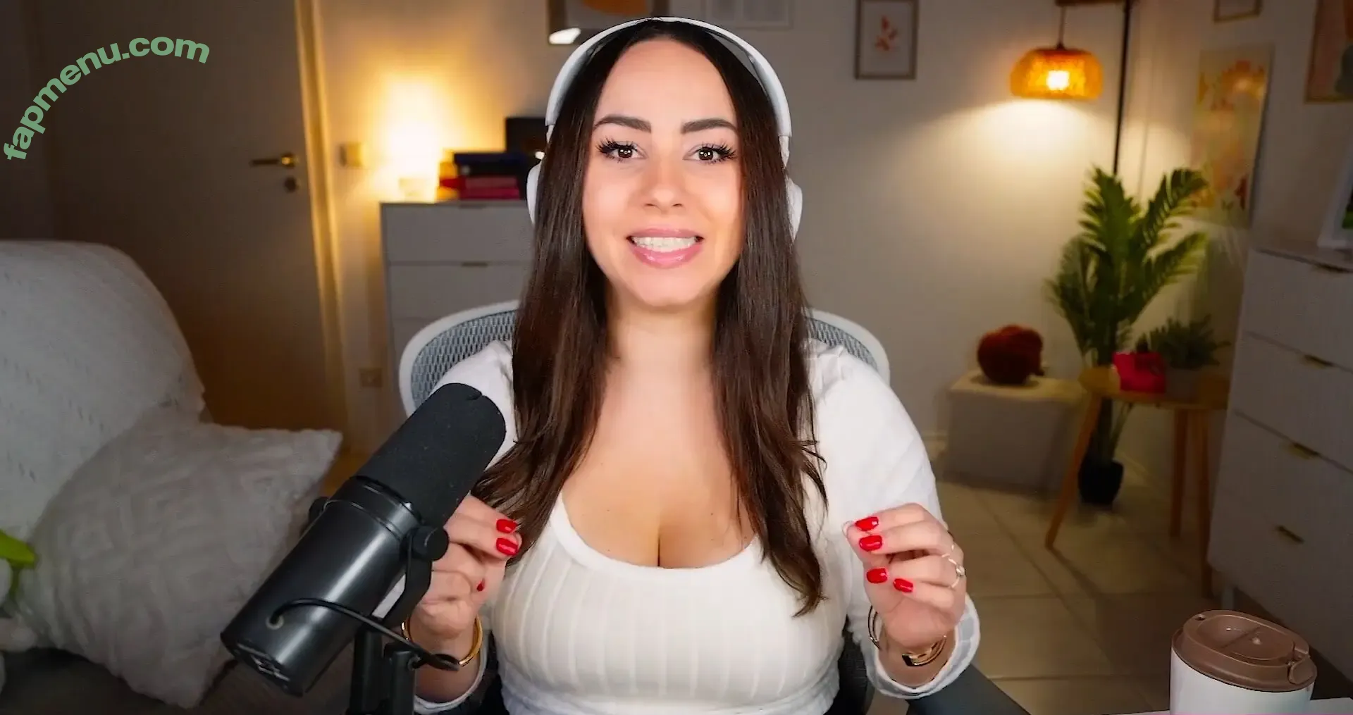 Bunnygirl nude photo #0331 (babybunnygirl1 / bunnymon.tv)