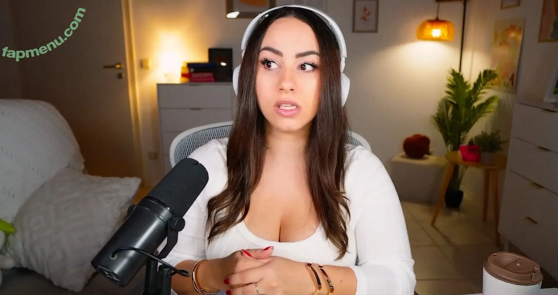 Bunnygirl nude photo #0334 (babybunnygirl1 / bunnymon.tv)