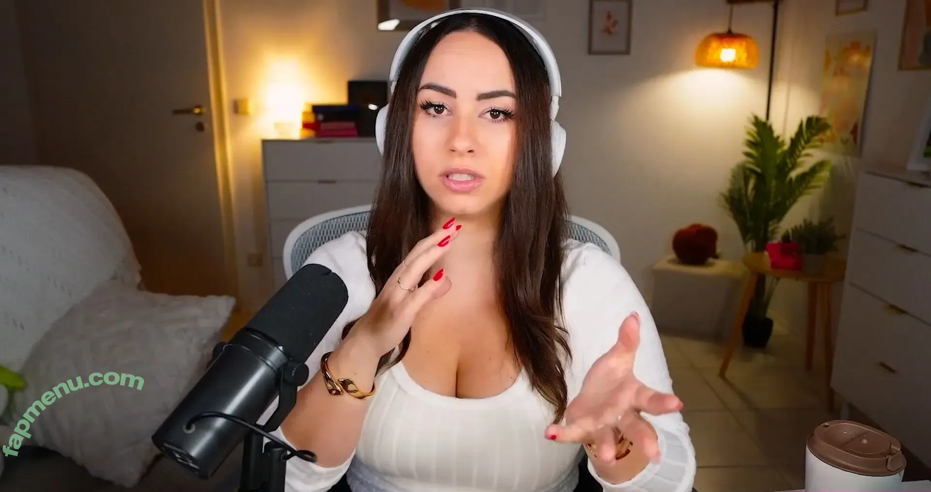 Bunnygirl nude photo #0335 (babybunnygirl1 / bunnymon.tv)