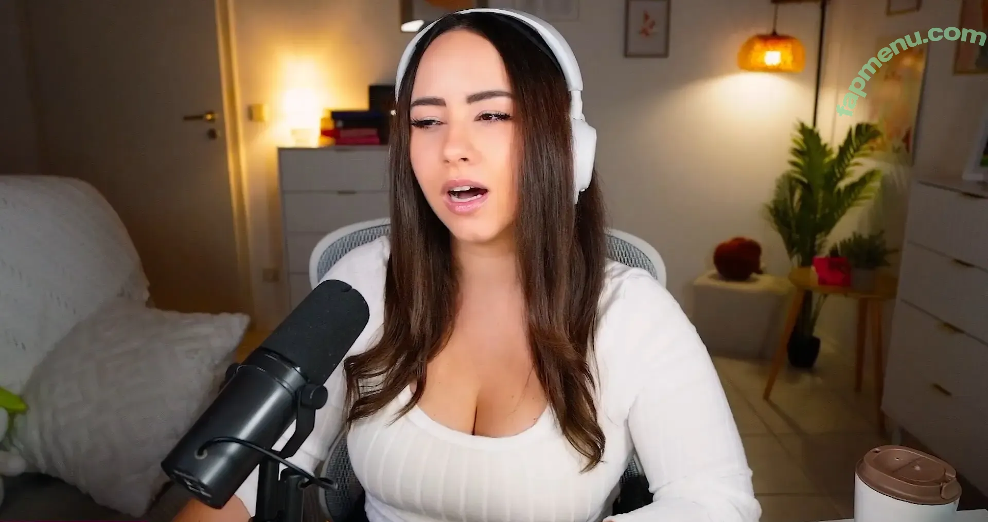 Bunnygirl nude photo #0337 (babybunnygirl1 / bunnymon.tv)