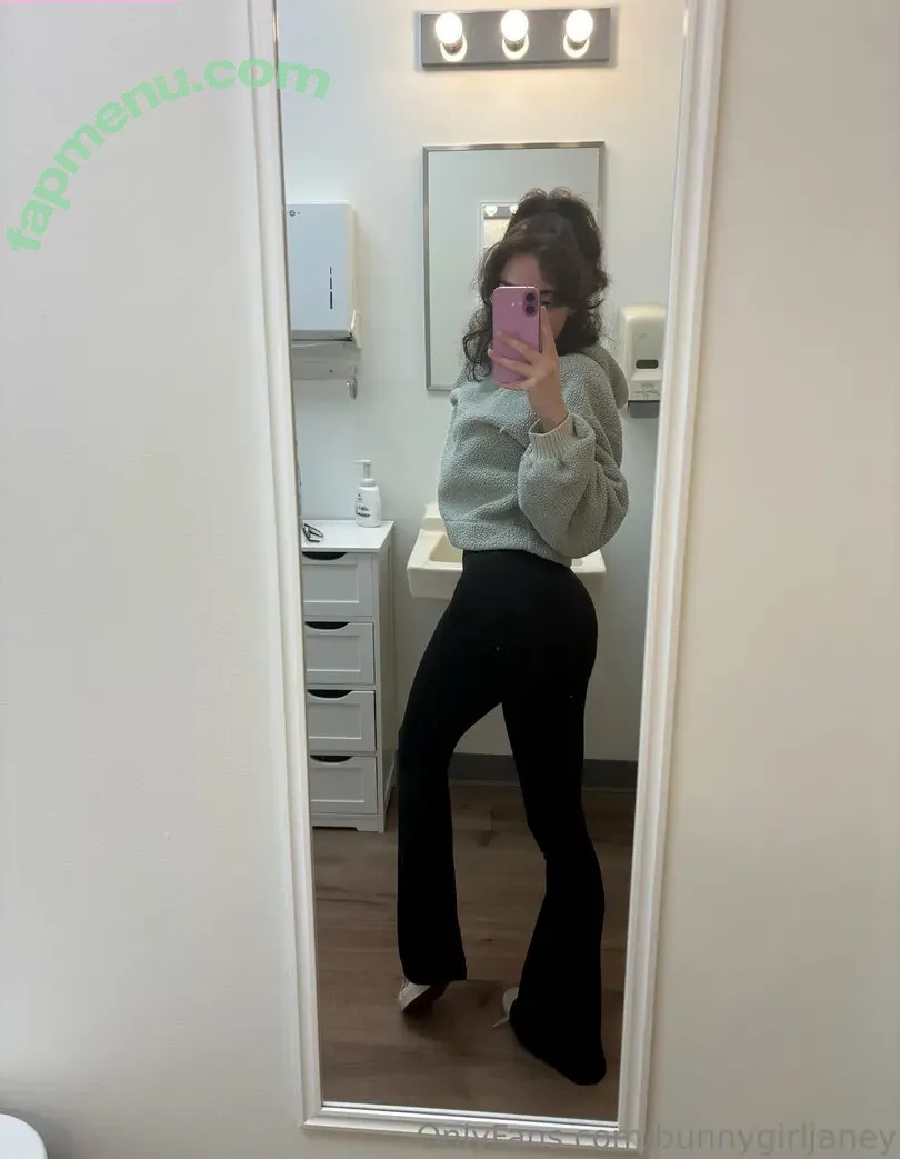 bunnygirljaney nude photo #0004 (bunnygirljaney)