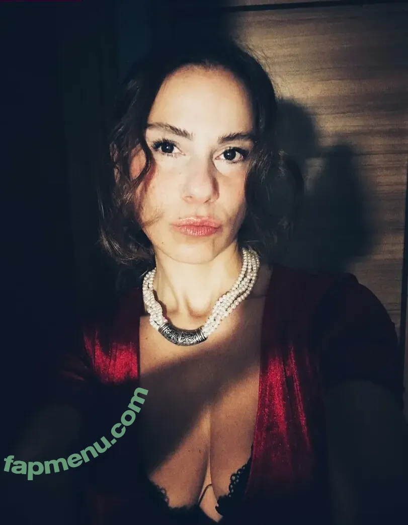 Burcu Bakdur nude photo #0053 (burcubakdur)