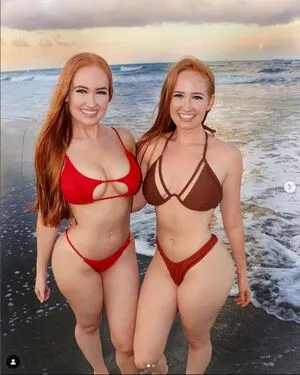 Burinski Twins / Ashley e Kayley / Gêmeas Burinski / ashleyburinski nude photo #0001