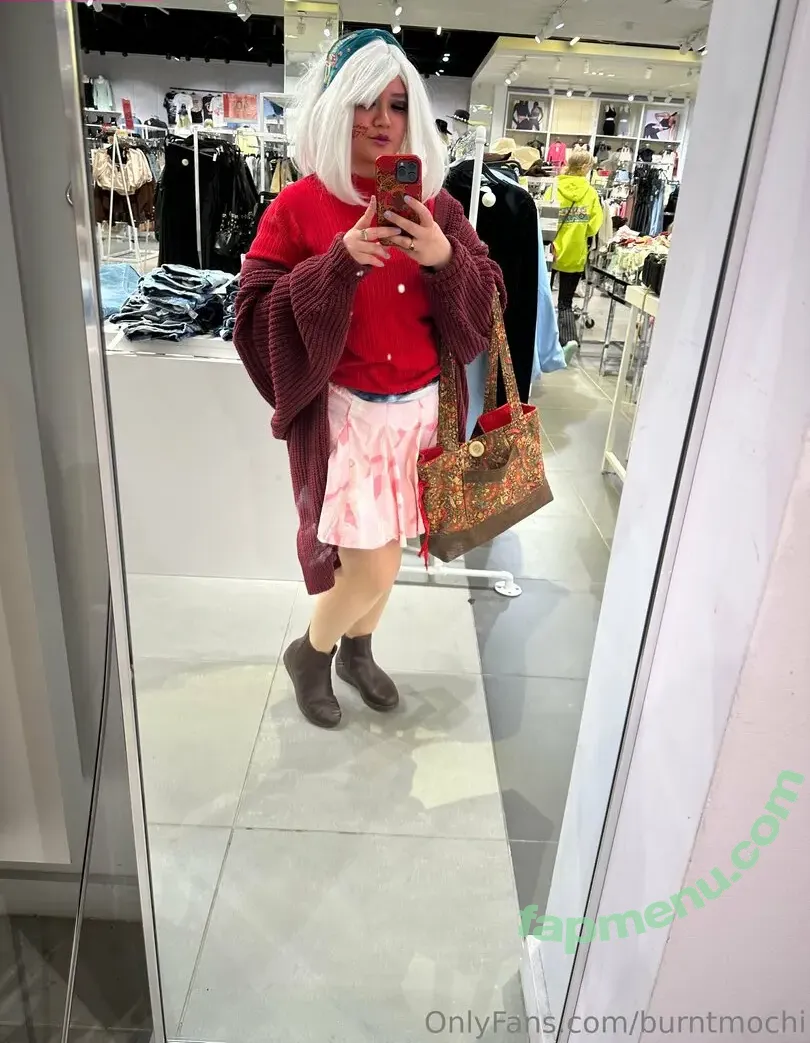 burntmochi nude photo #0014 (boredmochi)