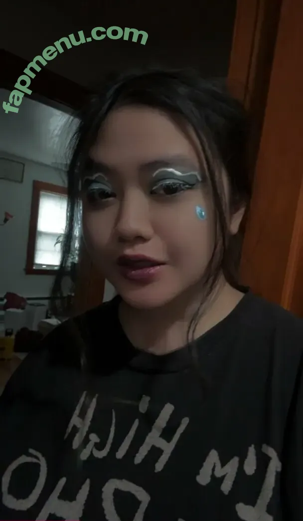 burntmochi nude photo #0022 (boredmochi)