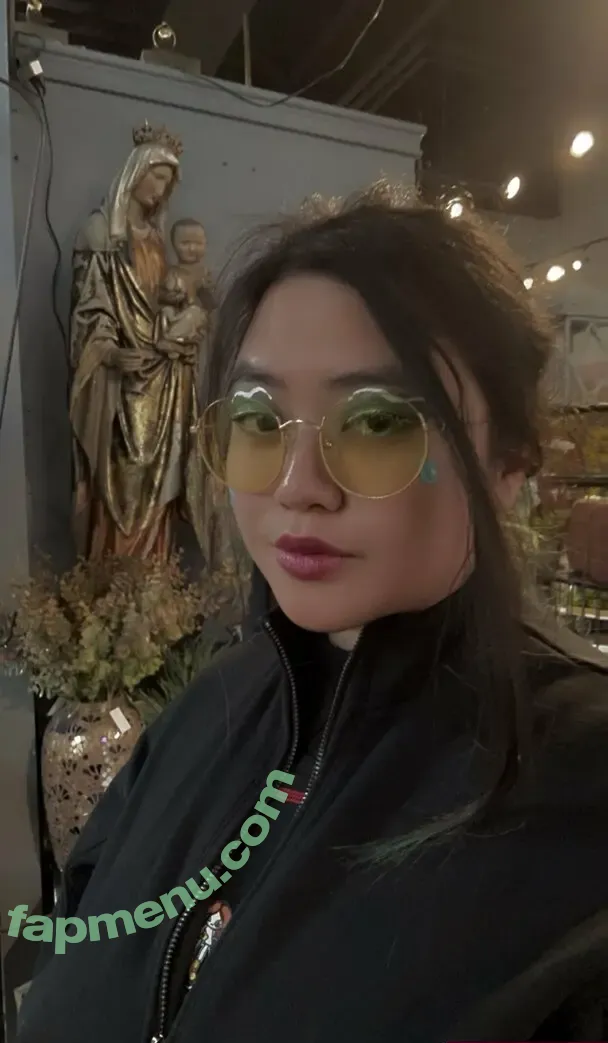 burntmochi nude photo #0025 (boredmochi)