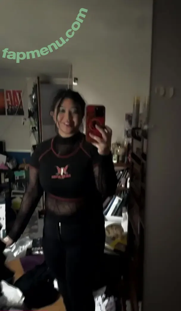 burntmochi nude photo #0027 (boredmochi)