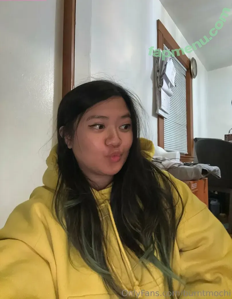 burntmochi nude photo #0044 (boredmochi)