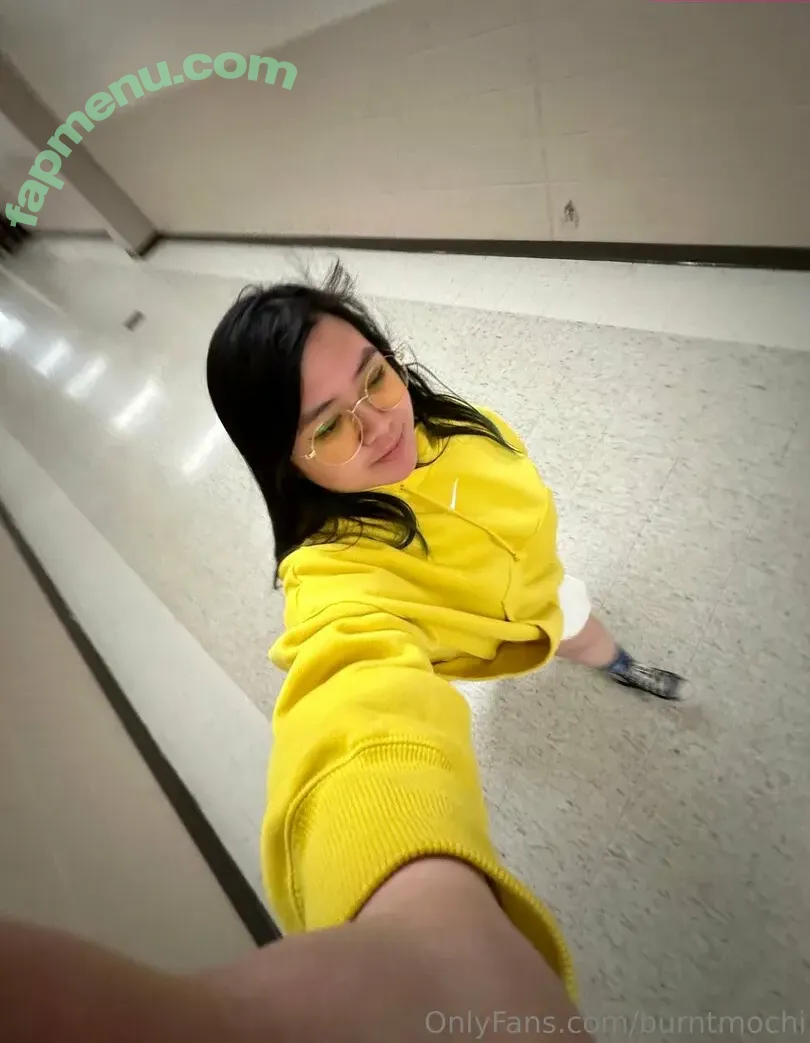 burntmochi nude photo #0050 (boredmochi)