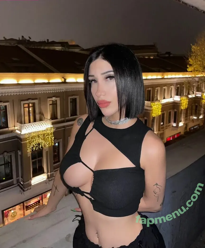 Buse Aydın nude photo #0001 (Buse Aydın)
