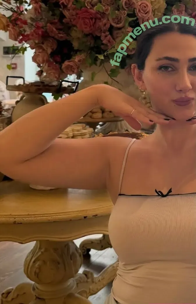 Buse Aydın nude photo #0016 (psikologbuseaydin)