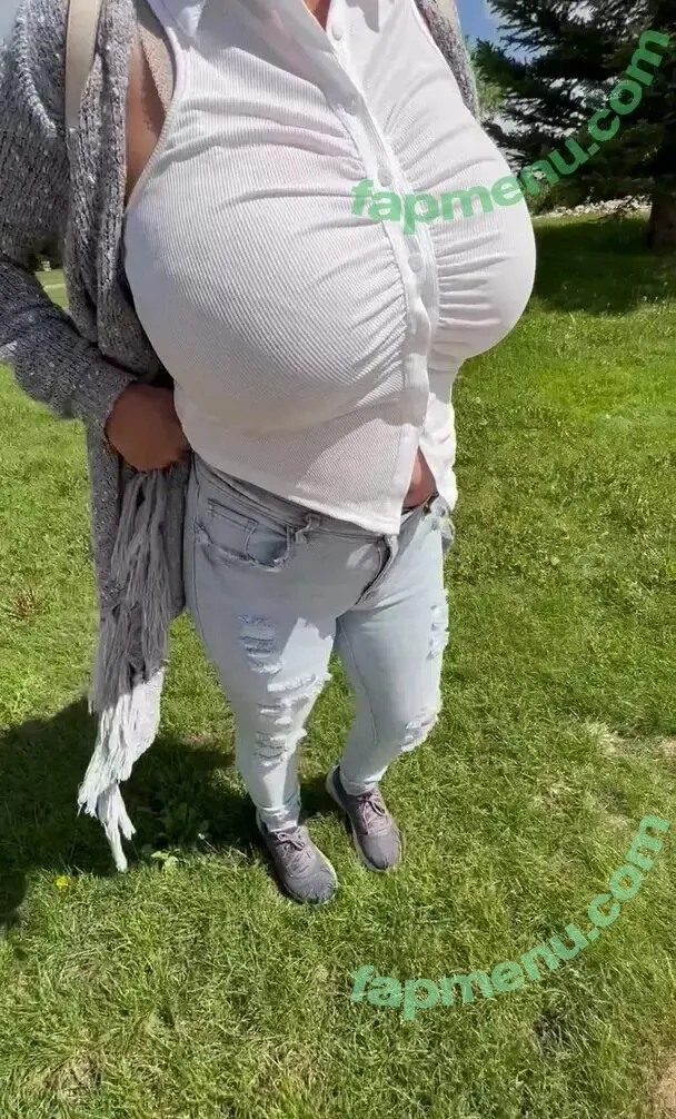 BustingMyButtons nude photo #0412 (BustingMyButtons)