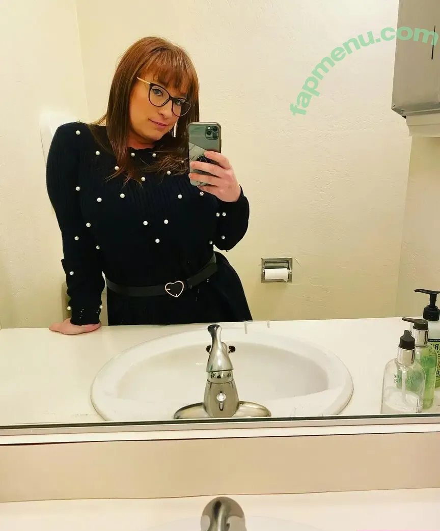 Busty Bexx nude photo #0032 (BustyBexx)