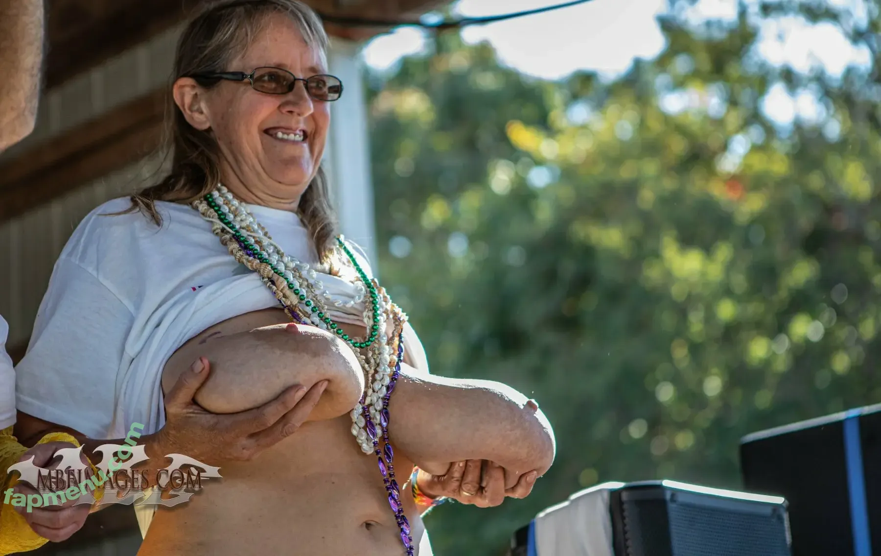 Busty Petra nude photo #0031 (Holisticsensual)