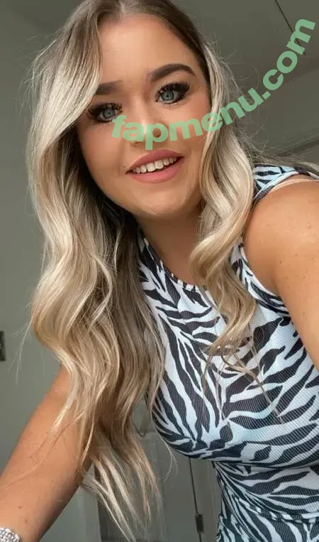 Busty Sophie nude photo #0037 (sophiebustybabe / sophiehughes7072)