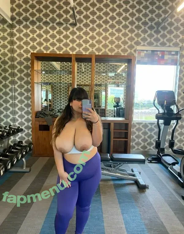 Busty Sweetheart nude photo #0041 (bigbustybabee / busty_heart / meetingnessa)