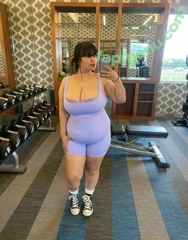 Busty Sweetheart nude photo #0072 (bigbustybabee / meetingnessa)