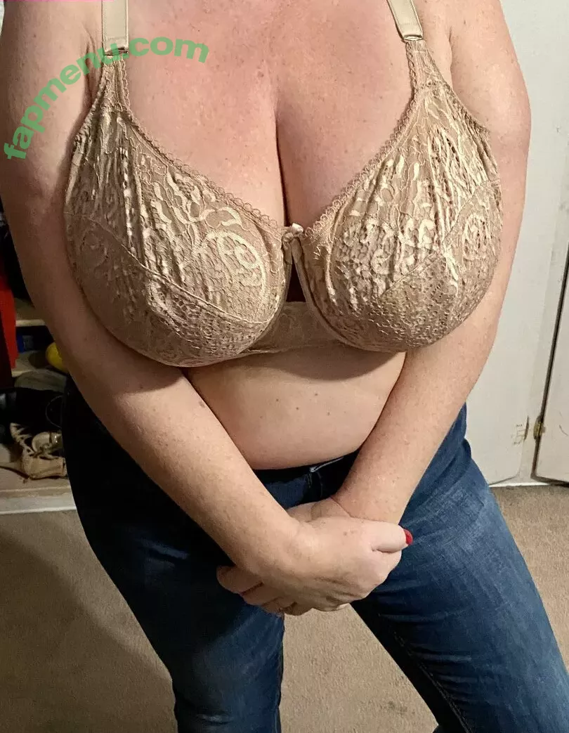 Busty38HH nude photo #0032 (busty.38hh)