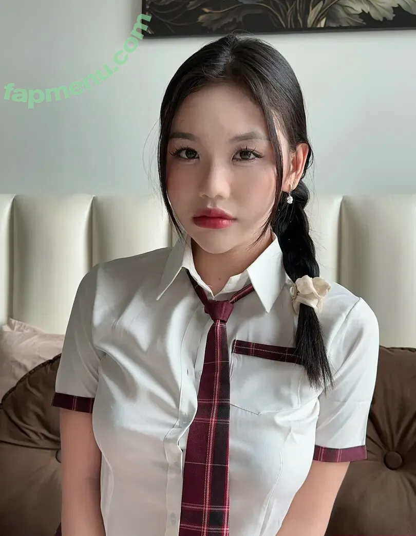 bustyem nude photo #0104 (bustyema_of)