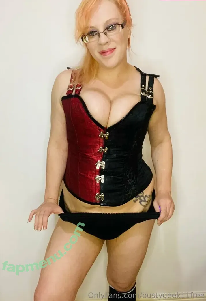 bustygeek11free nude photo #0090 (bustygeek)