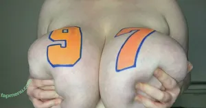 BustyQueen32M / the_32m_queen nude photo #0063