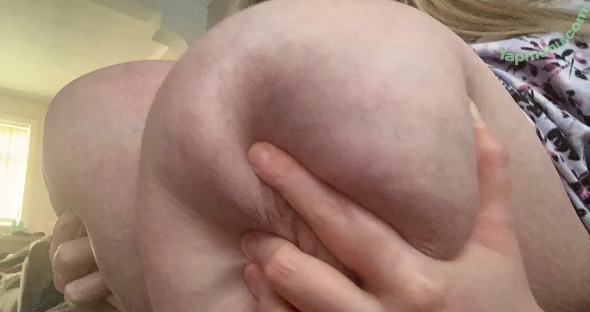 BustyQueen32M nude photo #0046 (the_32m_queen)