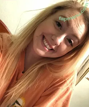 bustyybriiix / _brianamartinn nude photo #0015