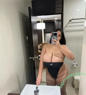 bustyzoe / Itszoecutie / zoegracetx nude photo #0117