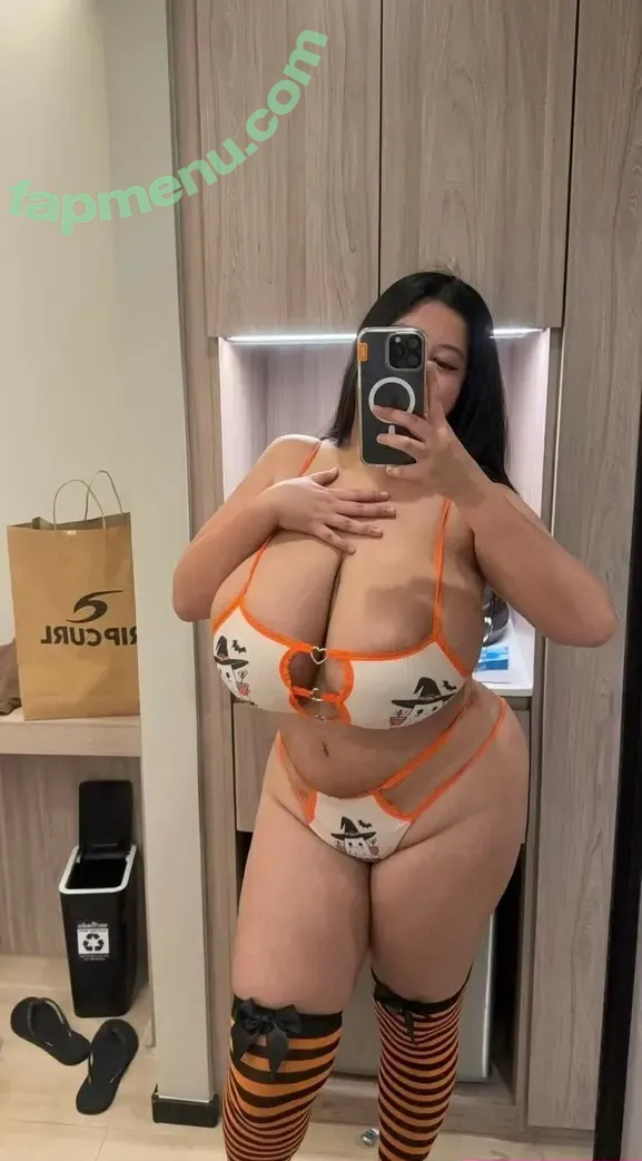 bustyzoe nude photo #0121 (Itszoecutie / zoegracetx)