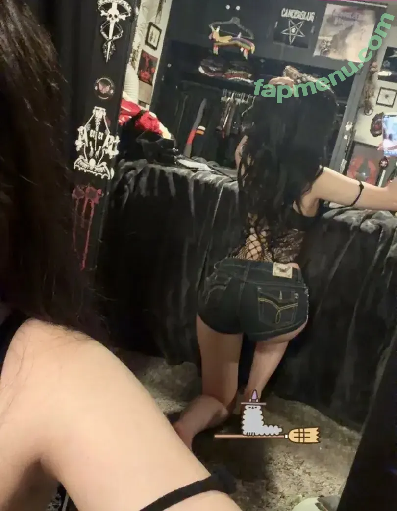 butter.on.a.poptart69 nude photo #0374 (Mia Rose)